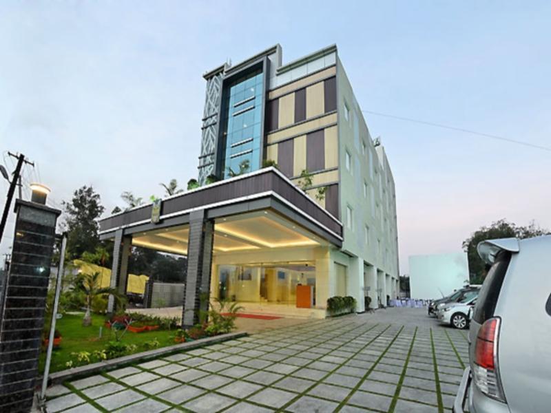 Poppys Anukula Residency Vellore Exteriör bild